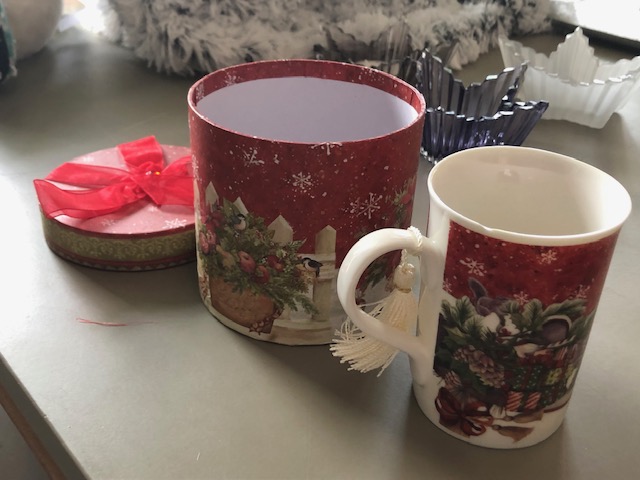 TASSE EN CÉRAMIQUE NOËL AVEC BOÎTE - 12CM